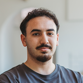 Simplex medewerker Yazan